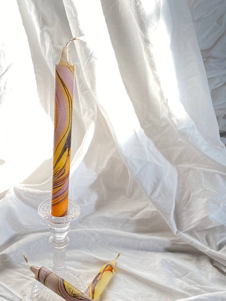 Ensemble de bougies coniques en marbre DipDye Halloween - Night Before Xmas pour la vente par LitMe Candles