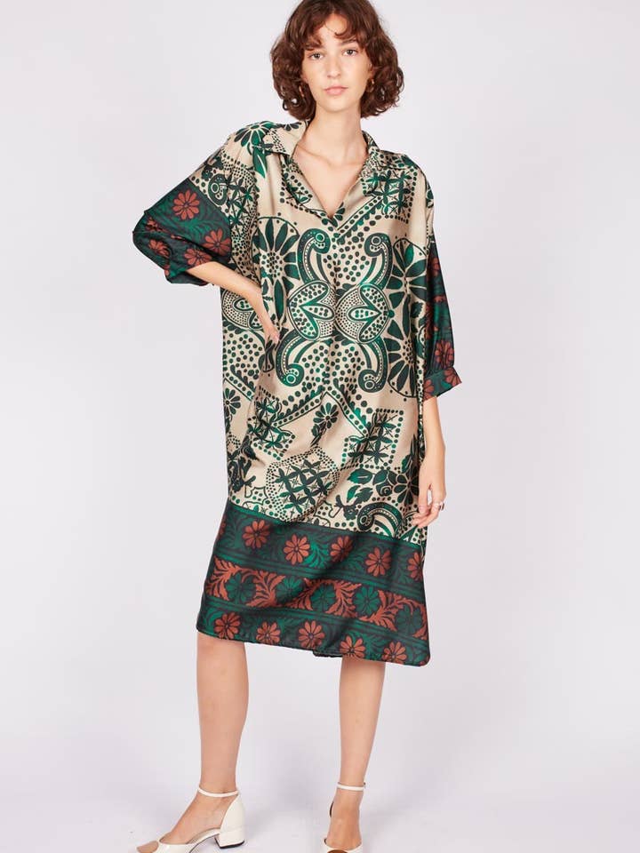 Robe à écharpe large pour la vente par Dioxide