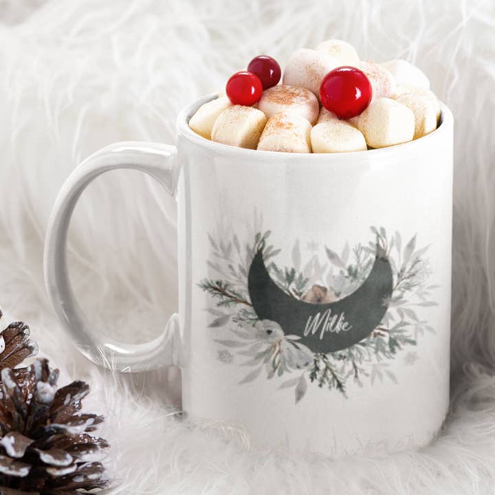 Personligt namn Floral Frost Julkrans Keramisk Mugg för wholesale av WinsterCreations™