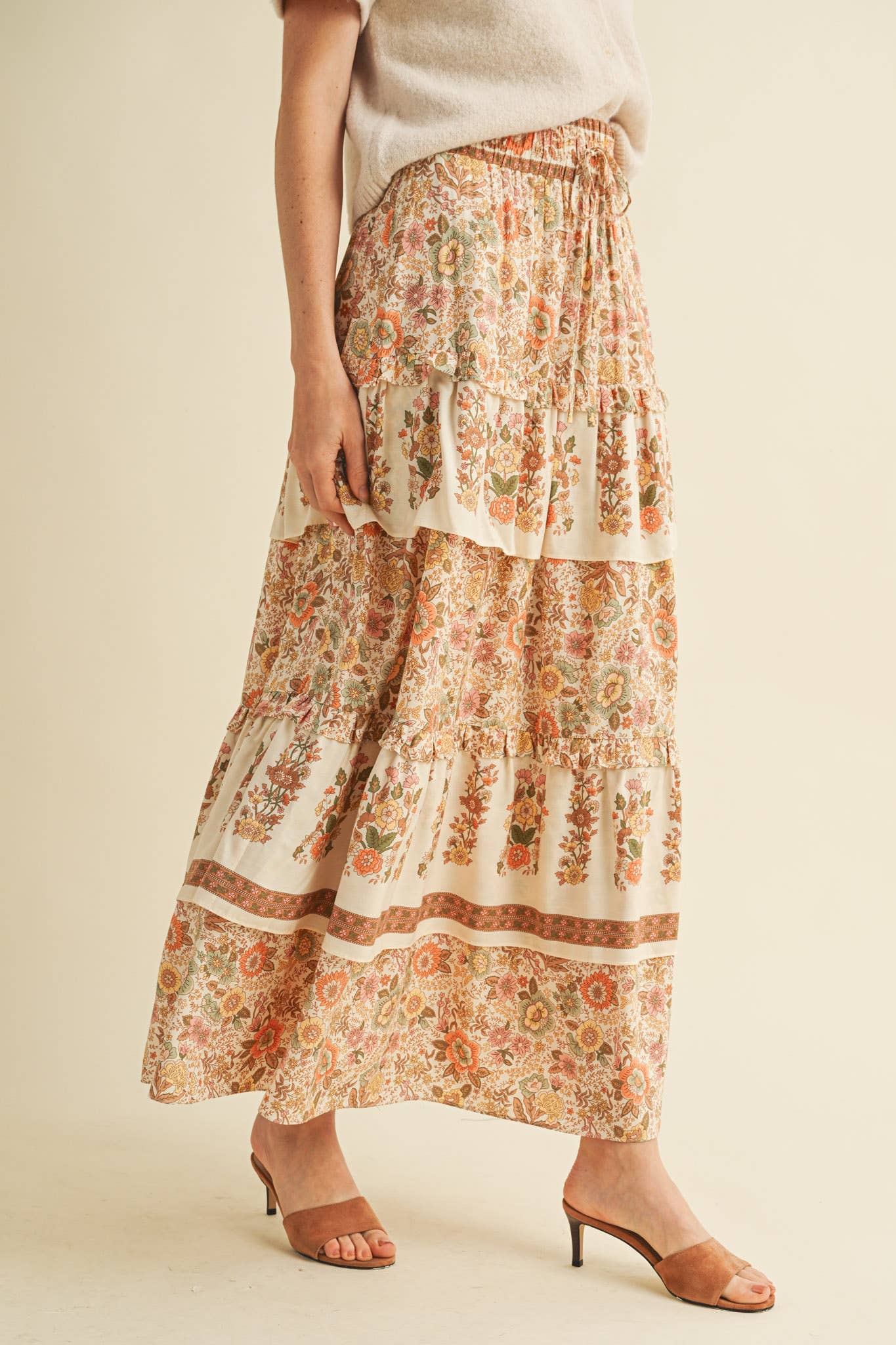 &MERCI - Wholesale Skirt - Women's - RUFFLE TIERED BORDER PRINT MIDI SKIRT MSK41664