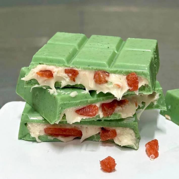 Chocolat Matcha Fraise 100g Confiserie Turque Halal pour la vente par Aladdin