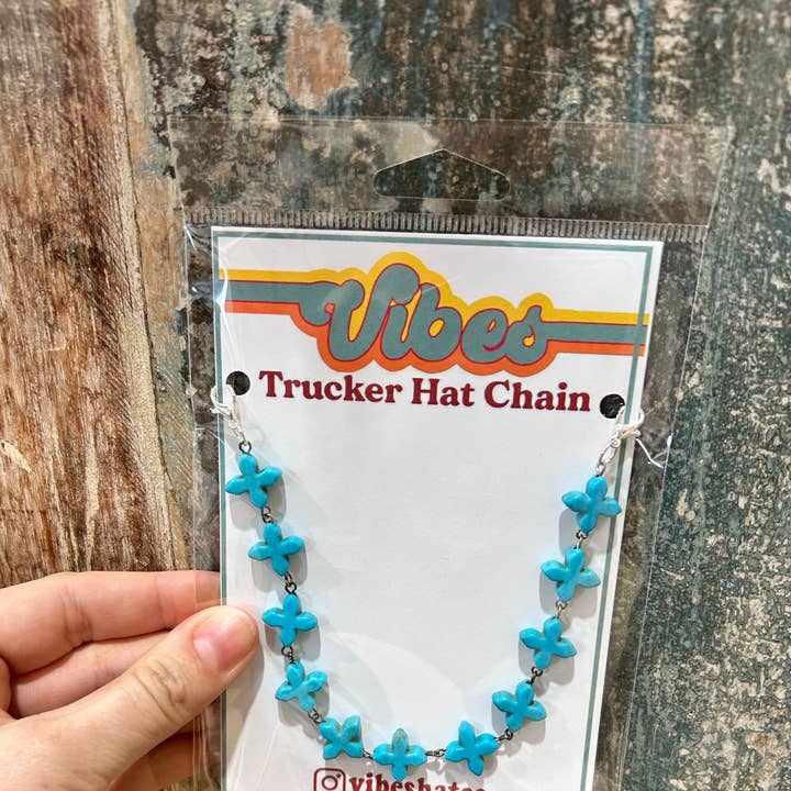 Vibes Hat Company - Venta al por mayor Accesorio para sombrero - Mujer - Cadena para sombrero de camionero con forma de cruz turquesa | Banda para sombrero | Cadena para sombreros |0