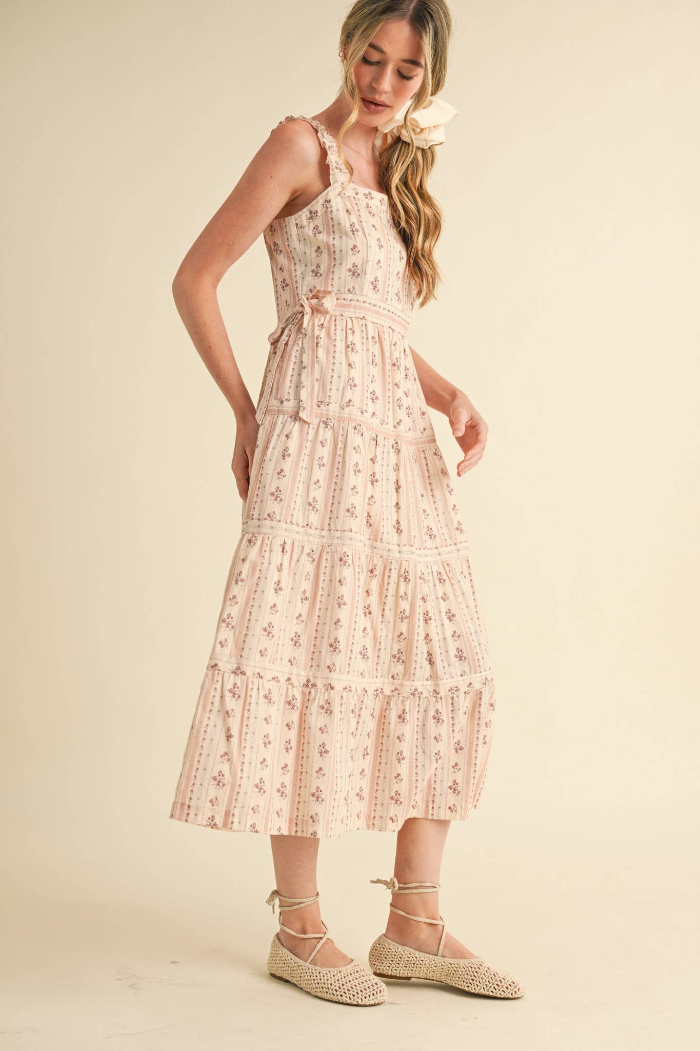 &MERCI - Wholesale Dress - Women's - RUFFLED STRAP FLORAL MIDI DRESS WITH SIDE TYING BOWS MDR358637
