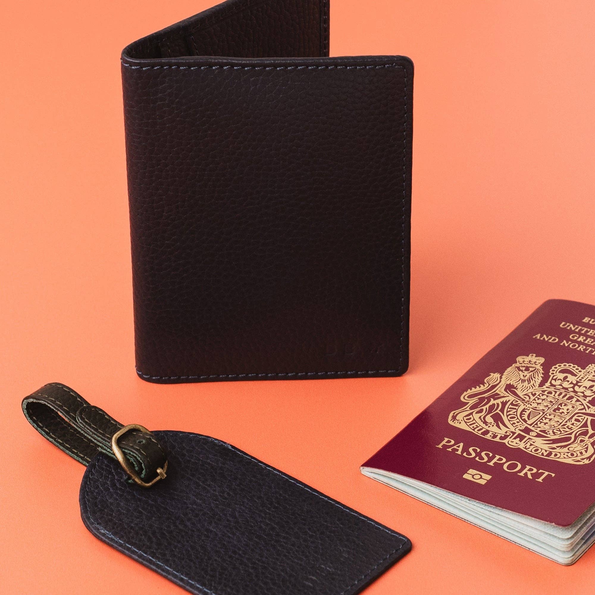 Acorn and Hide - Wholesale Passport Case - Unisex - Pebble Grain Leather Passport Holder - Navy / Green2