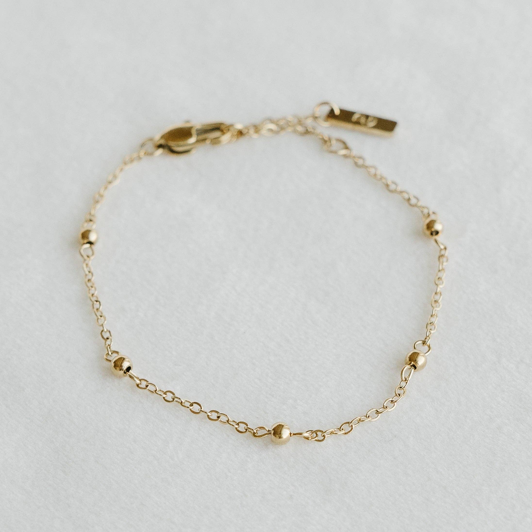 PETITE GOLD - Wholesale Link & Chain Bracelet - Isla Bracelet0