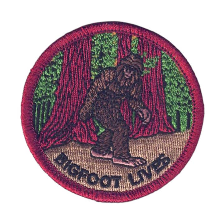 Écusson souvenir BIGFOOT LIVES 2,5 pouces - 1218/2,5 pour la vente par Happy Wood Products