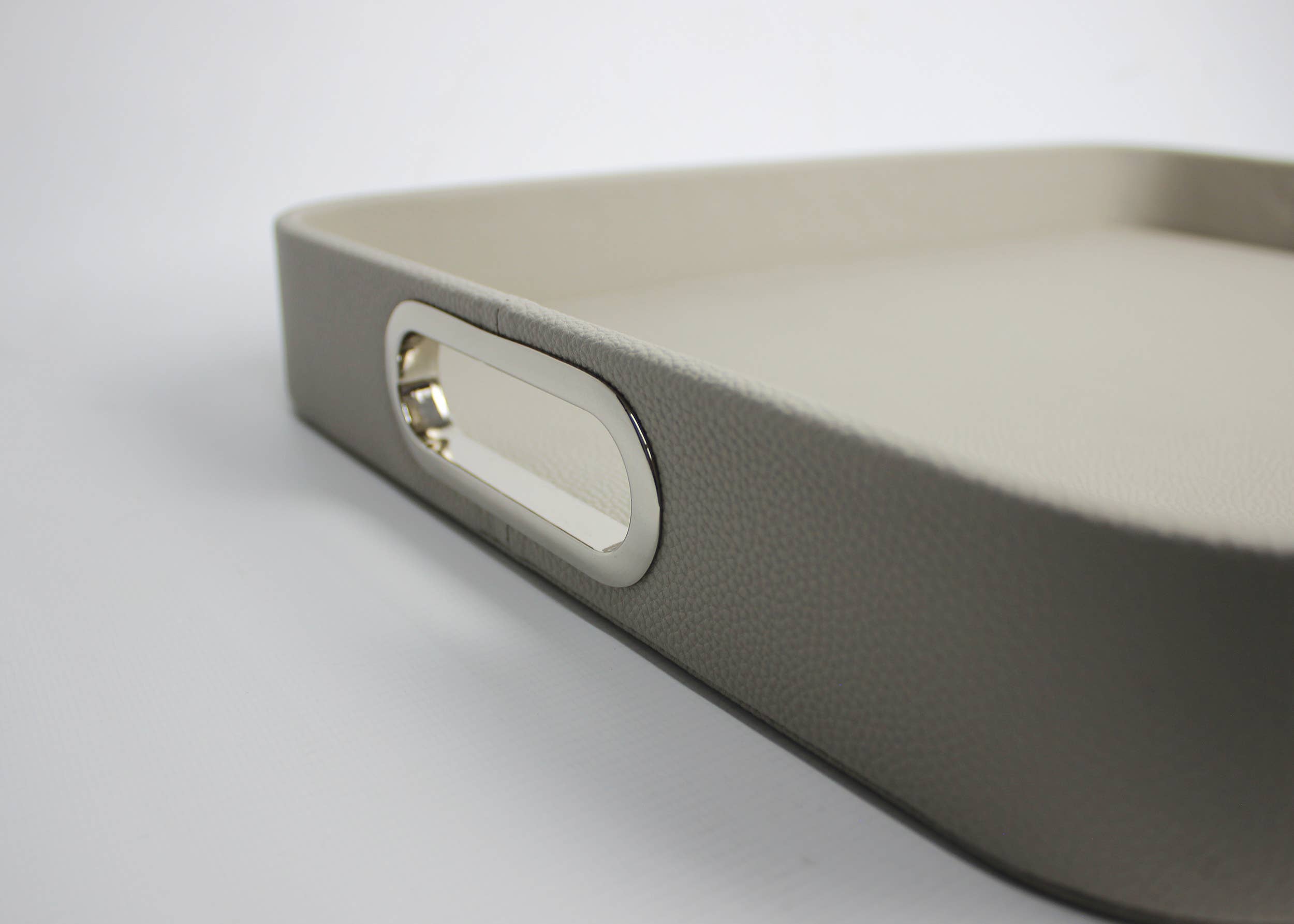 Signature Home Collection GmbH - Wholesale Serving Tray - Tray faux leather light gray smooth leather look stainless steel handles4