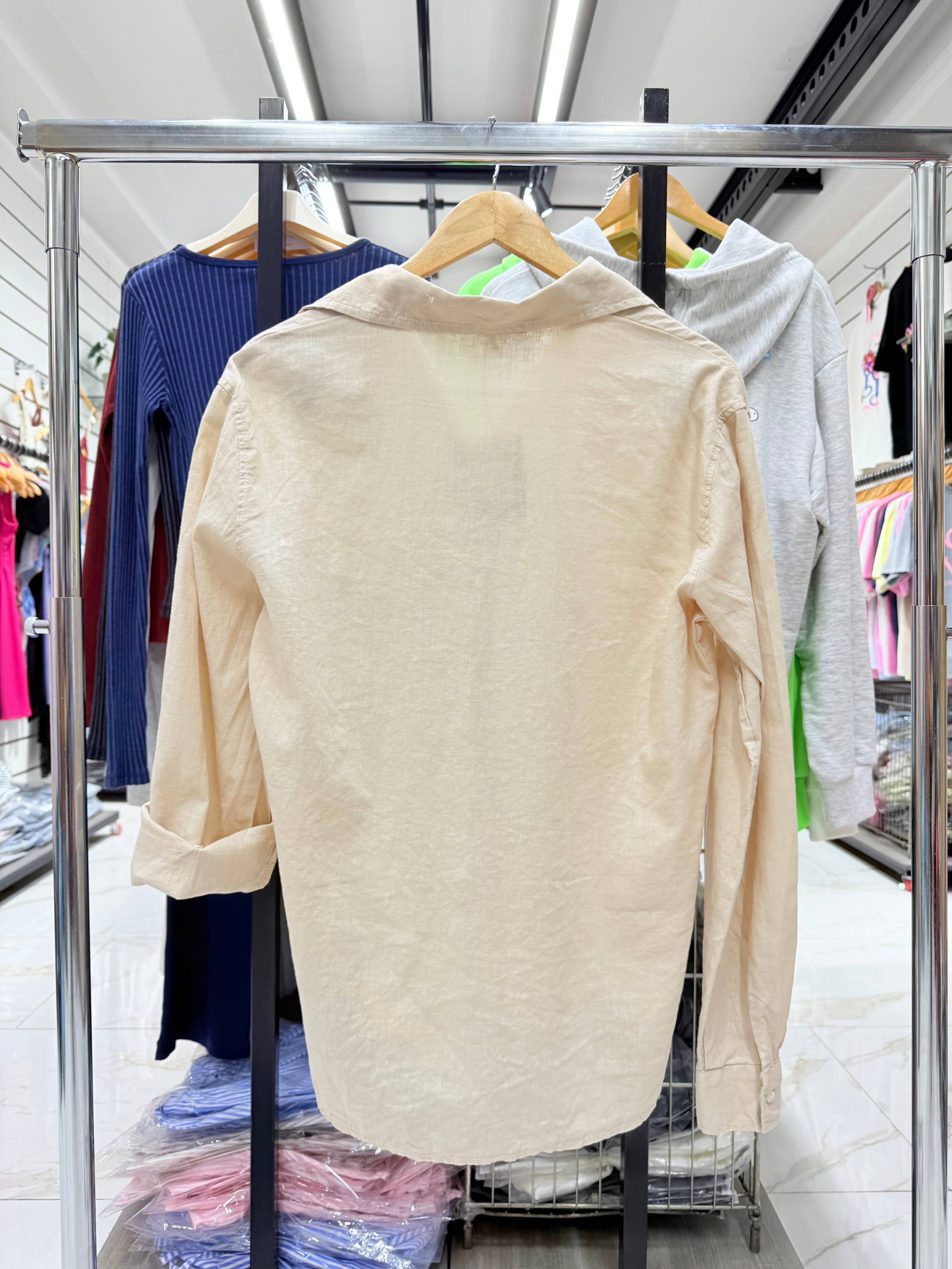 Chilli Girl Collection - Wholesale Blouse - Women's - Classic collared linen shirt 1