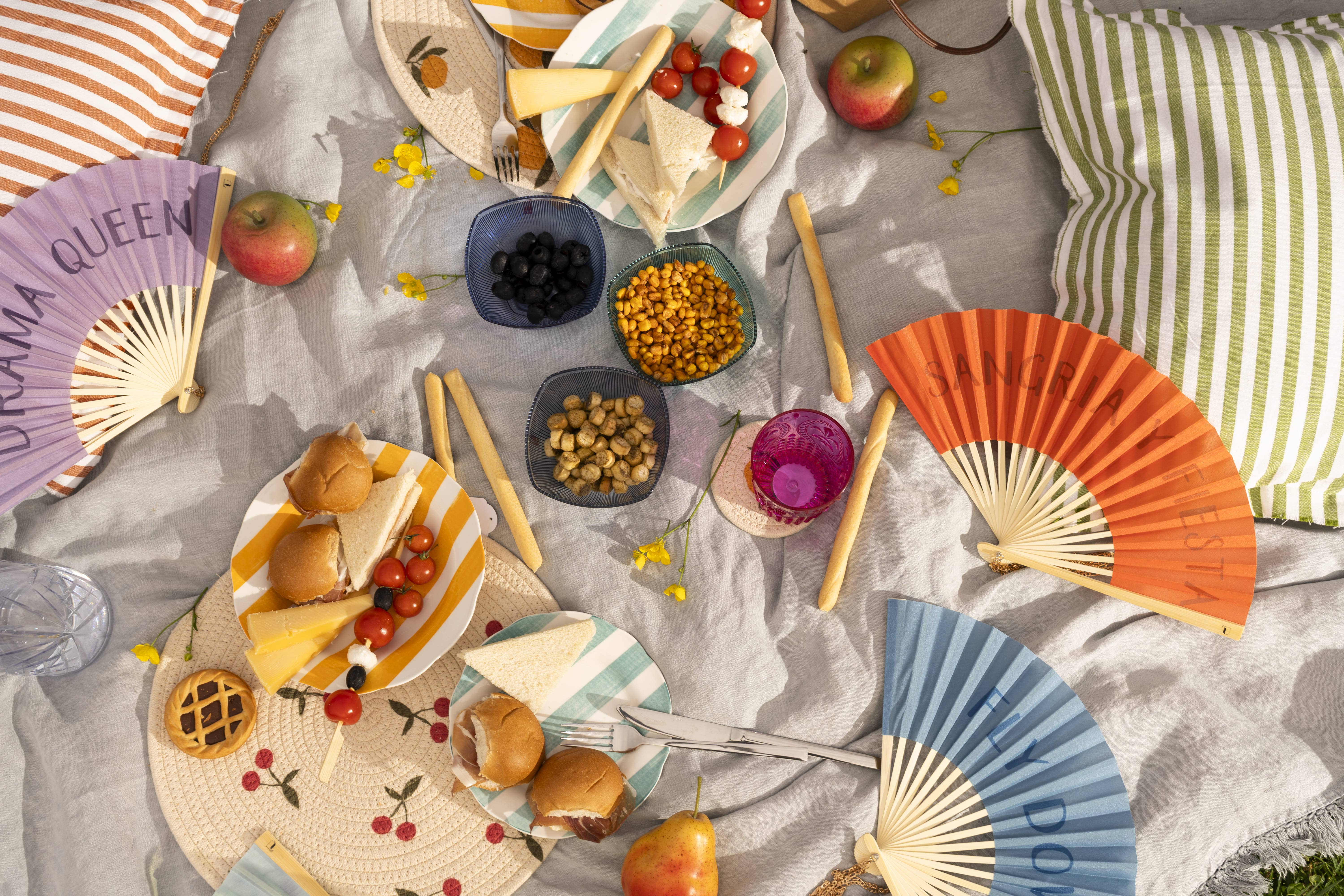 VdE Tivoli 1996 - Wholesale Handheld Folding Fan - CEDAR FAN PEDRO / CORDINO1