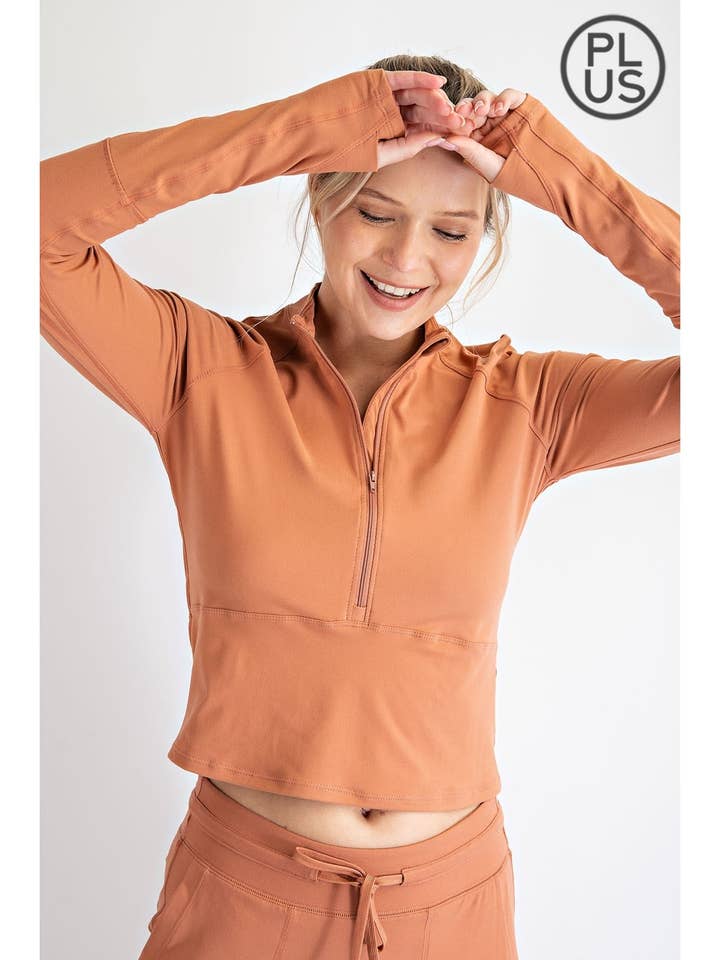 HAUT À MANCHES LONGUES À GLISSIÈRE QUART GRANDE TAILLE pour la vente par Rae Mode