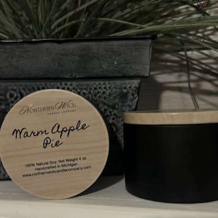 Warme Appeltaart - 100% Soja Kaars, 4 oz Zwart blik voor wholesale door Northern Wick Candle Company