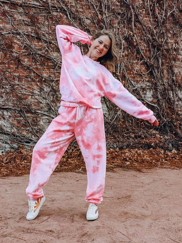Sweat-shirt col rond tie-dye rose | Sweat-shirt et pantalon de survêtement pour la vente par Eighteen61Designs