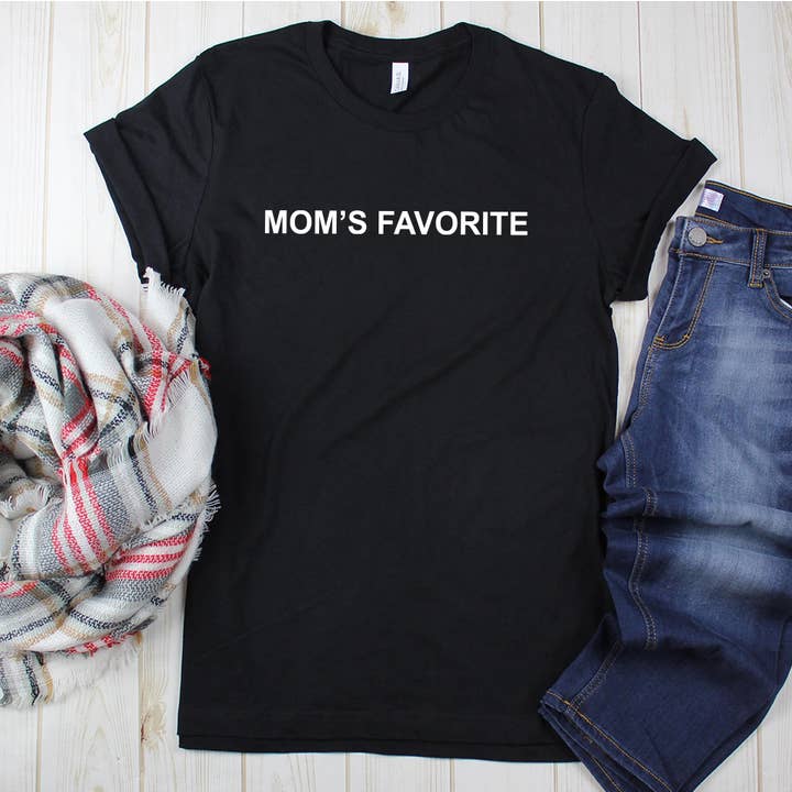 Camiseta estampada Mom's Favorite Child, Favorite Daughter Son para venta al por mayor de Down Home Tees