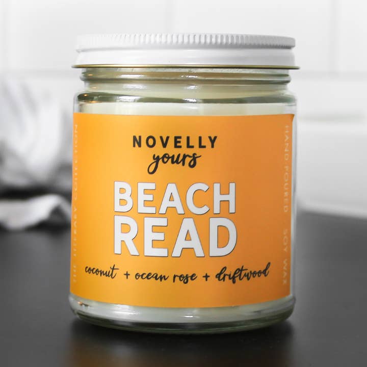 Beach Read candle | Beachy, summer scented fragrance for wholesale by Novelly Yours