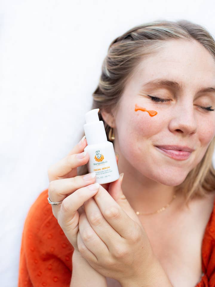 Illuminating Face Serum for wholesale by Marigoldbub LLC