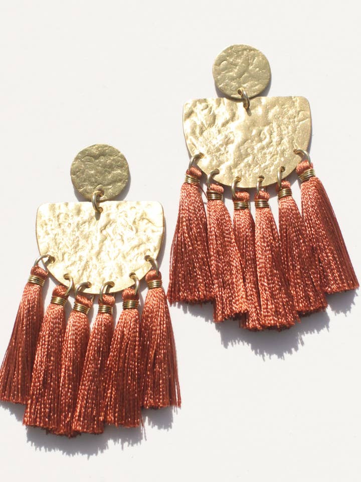 Boucles d'oreilles Tasseling pour la vente par Rover & Kin