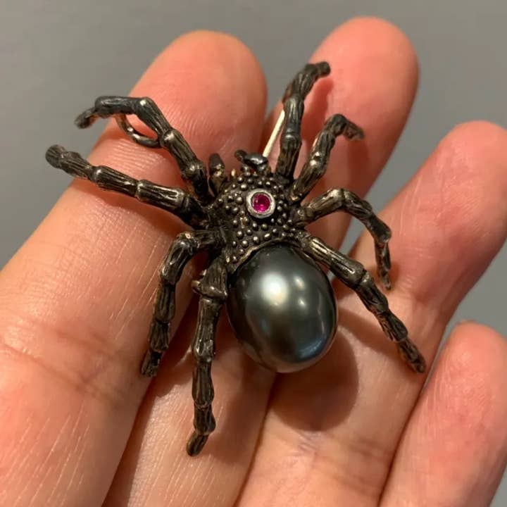 925 Silver Spider Brooch Pendant | Black Pearl Gothic Jewelry | Handmade Myth-Inspired Gift for Artists & Dark Aesthetics Lovers for wholesale by idjewelry