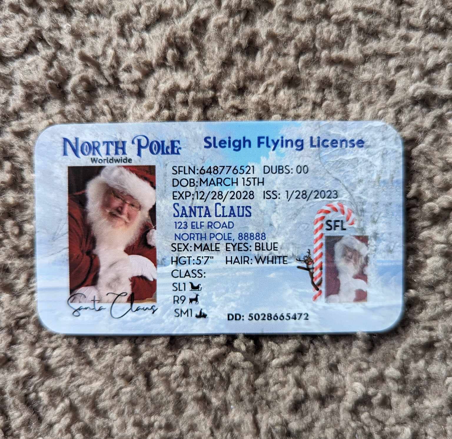 Snowfall Ridge LLC Accessories - Wholesale Christmas Decoration - White Santa Evidence Kit 3