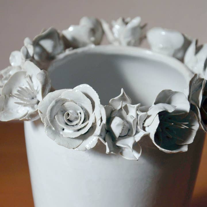 L'Officina - Wholesale Vase - Mixed flowers - White stoneware vase1