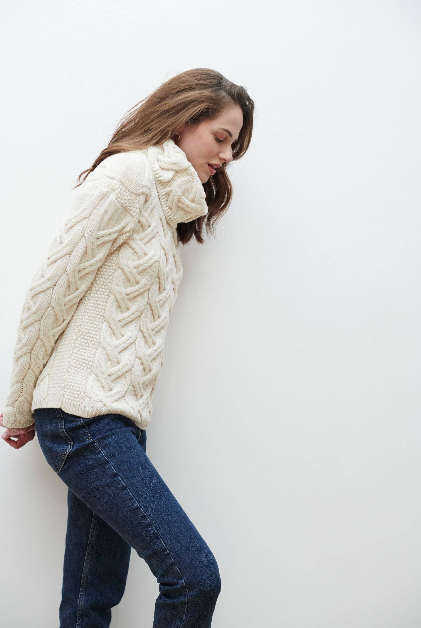 Aran Woollen Mills - Wholesale Knit Sweater - Women's - Kinsale Ladies Cable Aran Sweater - Cream4