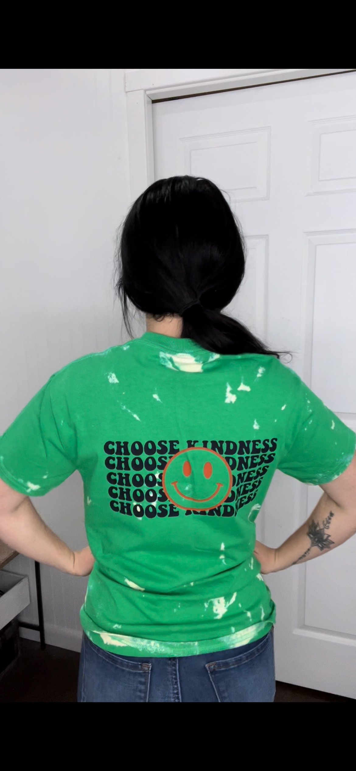 Magnolia Fern + Co – wholesale Screen printed t-shirt – Women′s – Choose Kindness Graphic1
