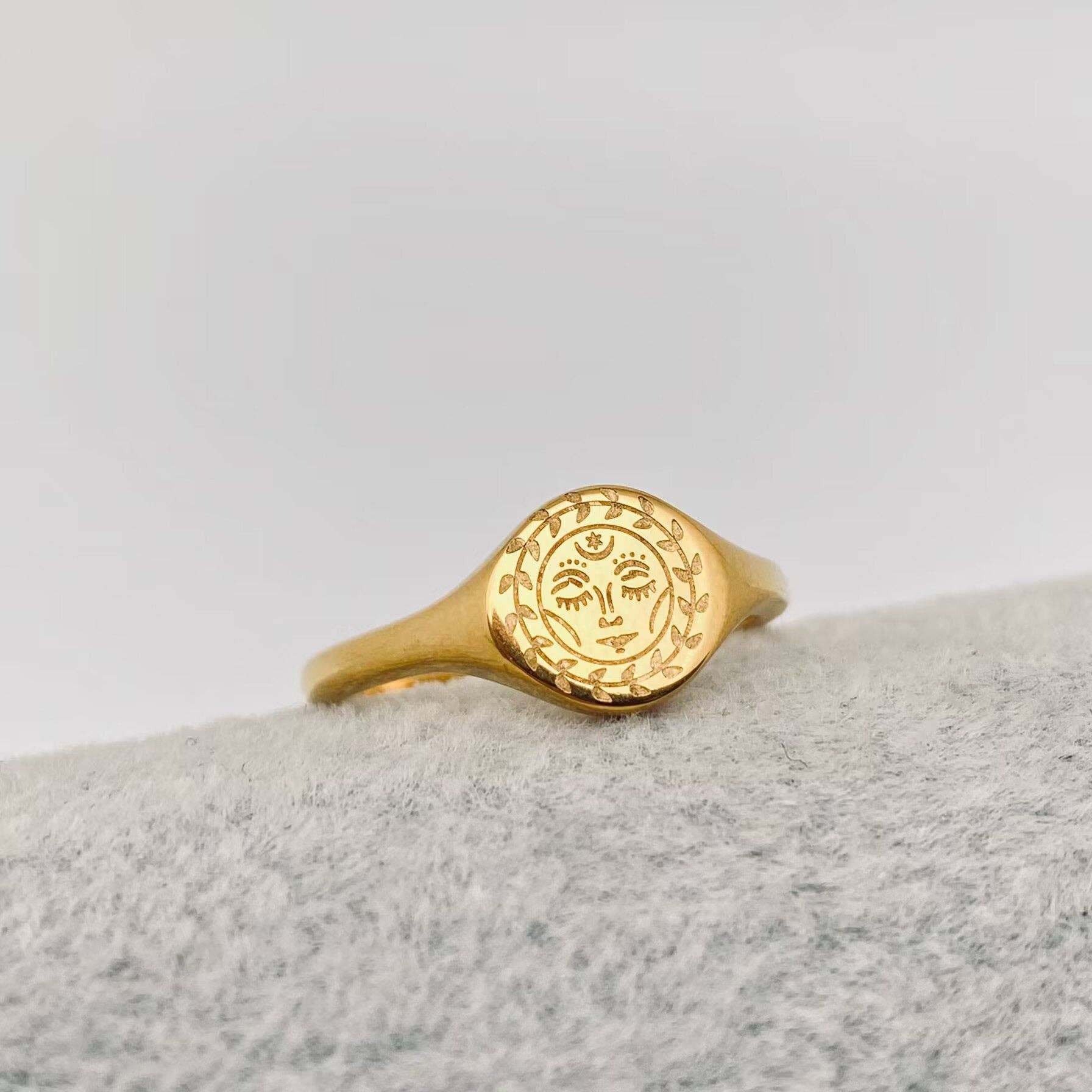 Mio Queena - Wholesale Cocktail/Statement Ring - Moon Sun Stars Goddess 18K Gold Plated Ring - FGS/MS0