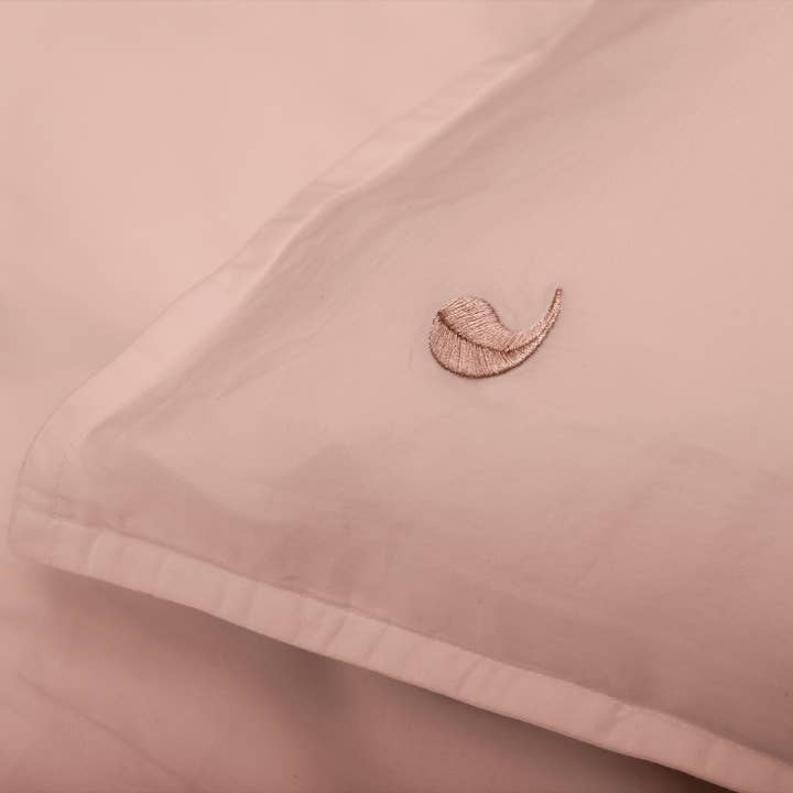 Set copripiumino in raso Bundala (rosa con foglie rosa) per la vendita all'ingrosso da parte di Four Leaves