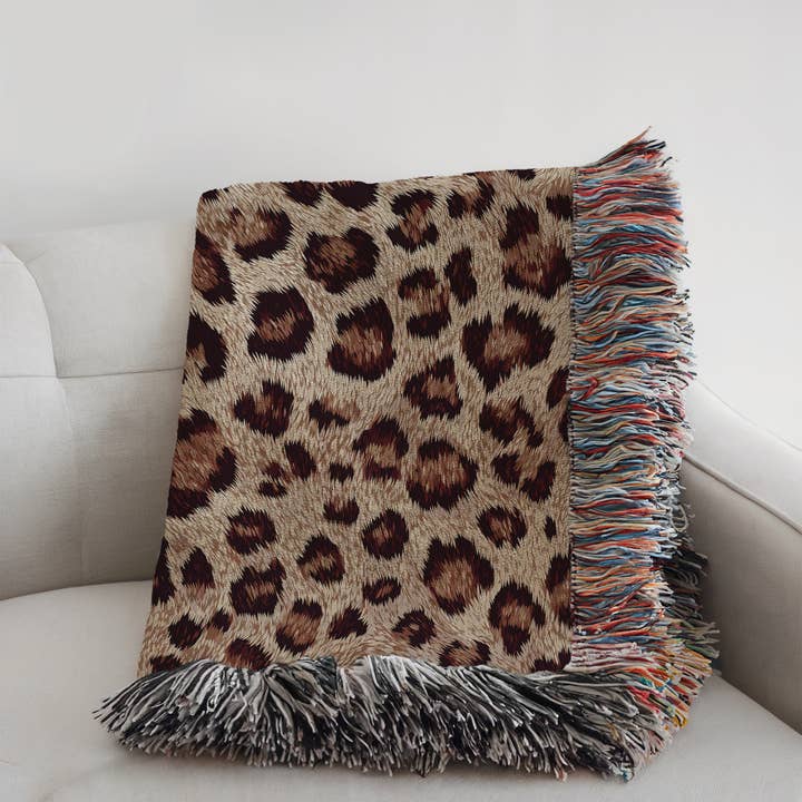 CasaIuliia - Wholesale Throw blanket - Chic Leopard Pattern Blanket – Modern Safari Tapestry Decor4