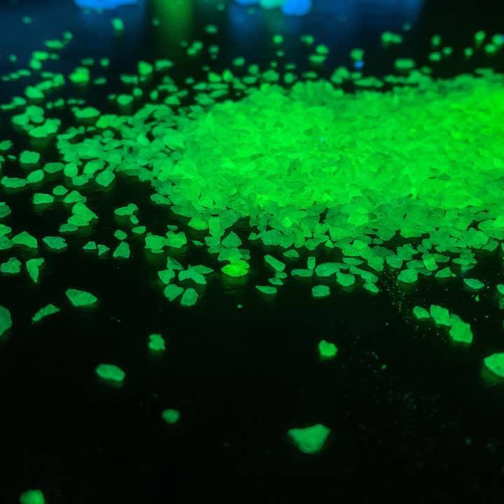 IT GLOWS - Wholesale Outdoor ornament/decor - Glow In The Dark Sand - Green /Glow Sand/ Garden sand/ 1-3mm2