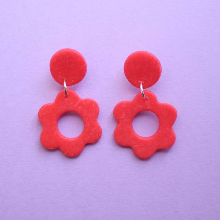 Oorbellen met rode bloemen voor wholesale door mary earrings studio