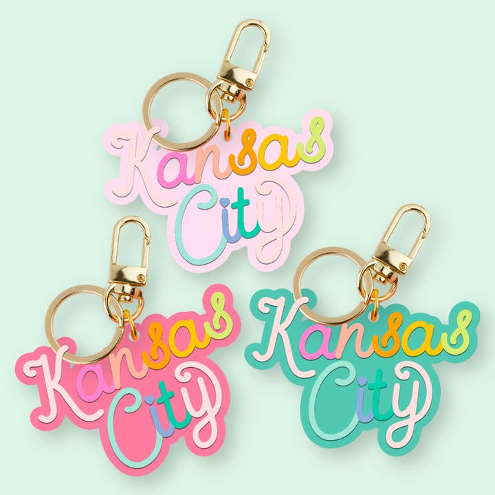 Porte-clés Kansas City Rainbow Script pour la vente par Cleary Lane
