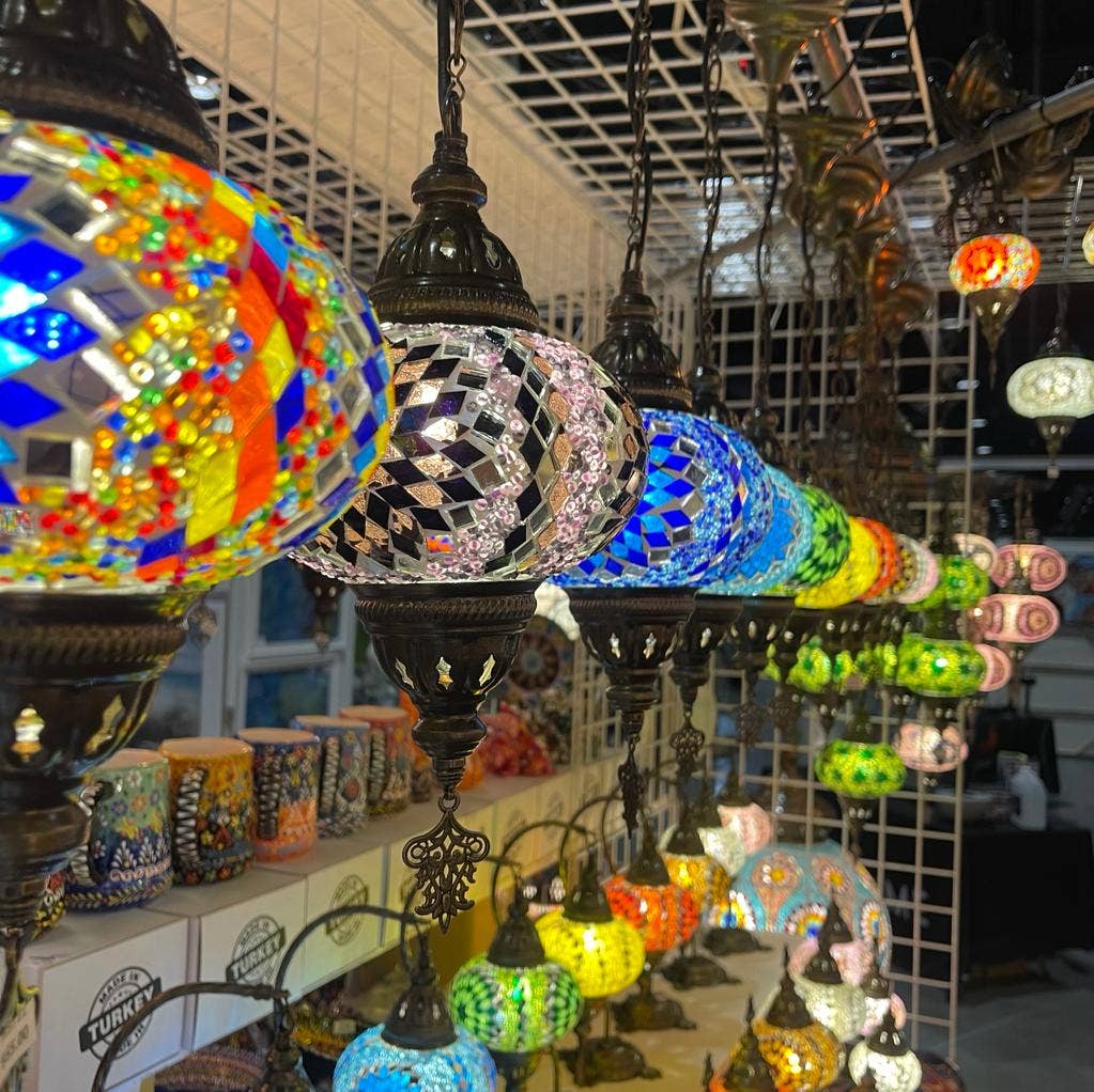 Import Corner - Venta al por mayor Lámpara de araña y colgante - 93711-20: LÁMPARA COLGANTE DE MOSAICO TURCO EN CAJA CON PANTALLA DE 7"1