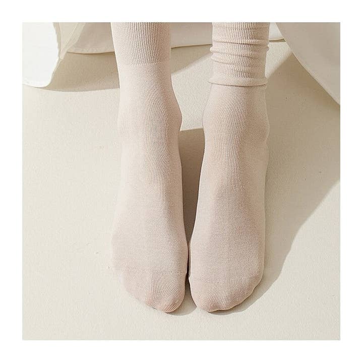 Enfärgade tunna fukttransporterande mellankalvstrumpor 4-pack för wholesale av UZ Wholesale Store