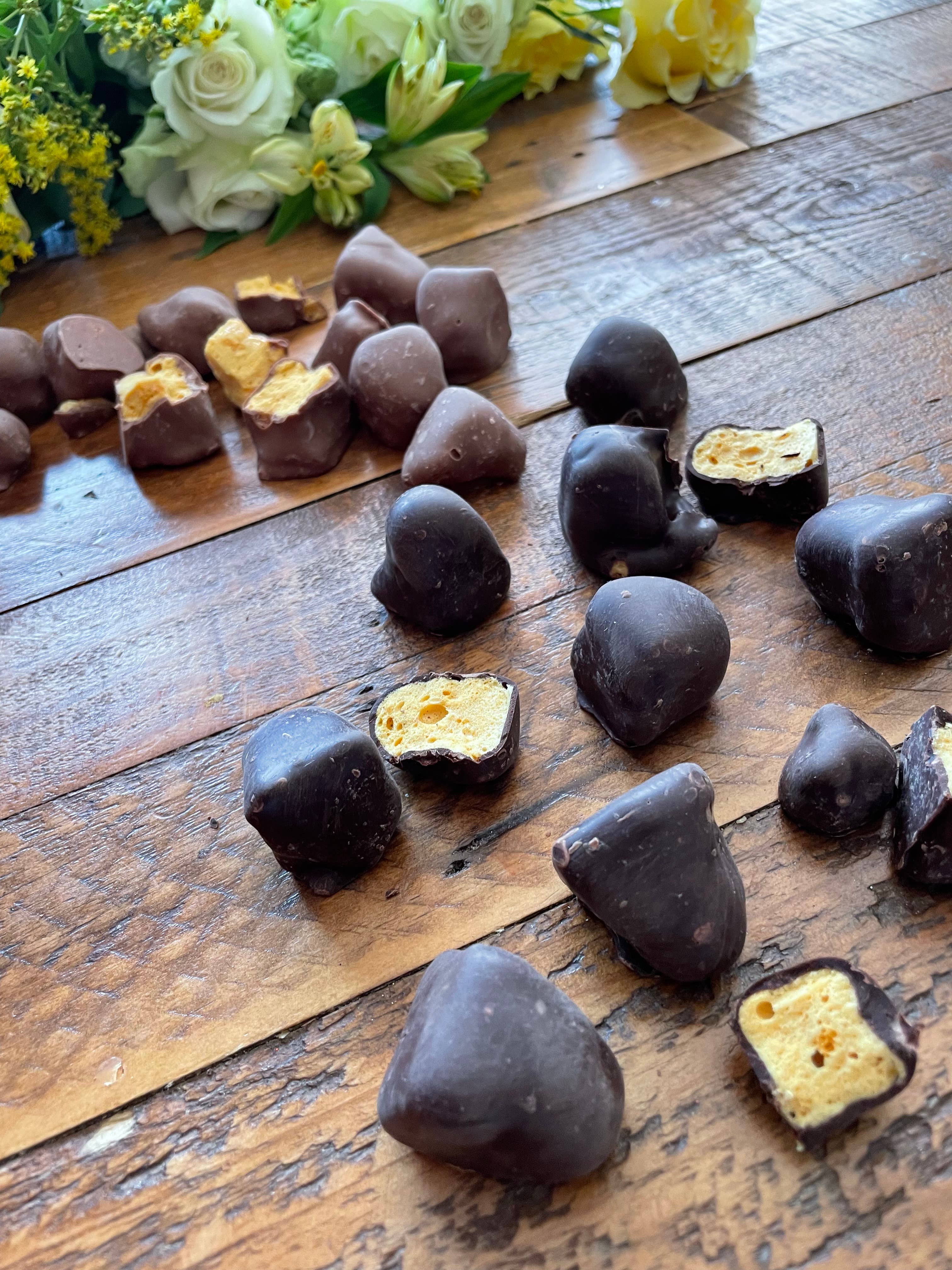 Yummycomb – wholesale Chocolate-covered sweets – 12 x 70% Dark Belgian Chocolate Honeycomb pocket packs (40g)2