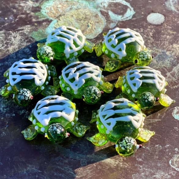 SHOPGIVECOURAGE - Wholesale Decorative Figurine - Glass Turtle Sitter Miniature Collectible Figurine - Small1