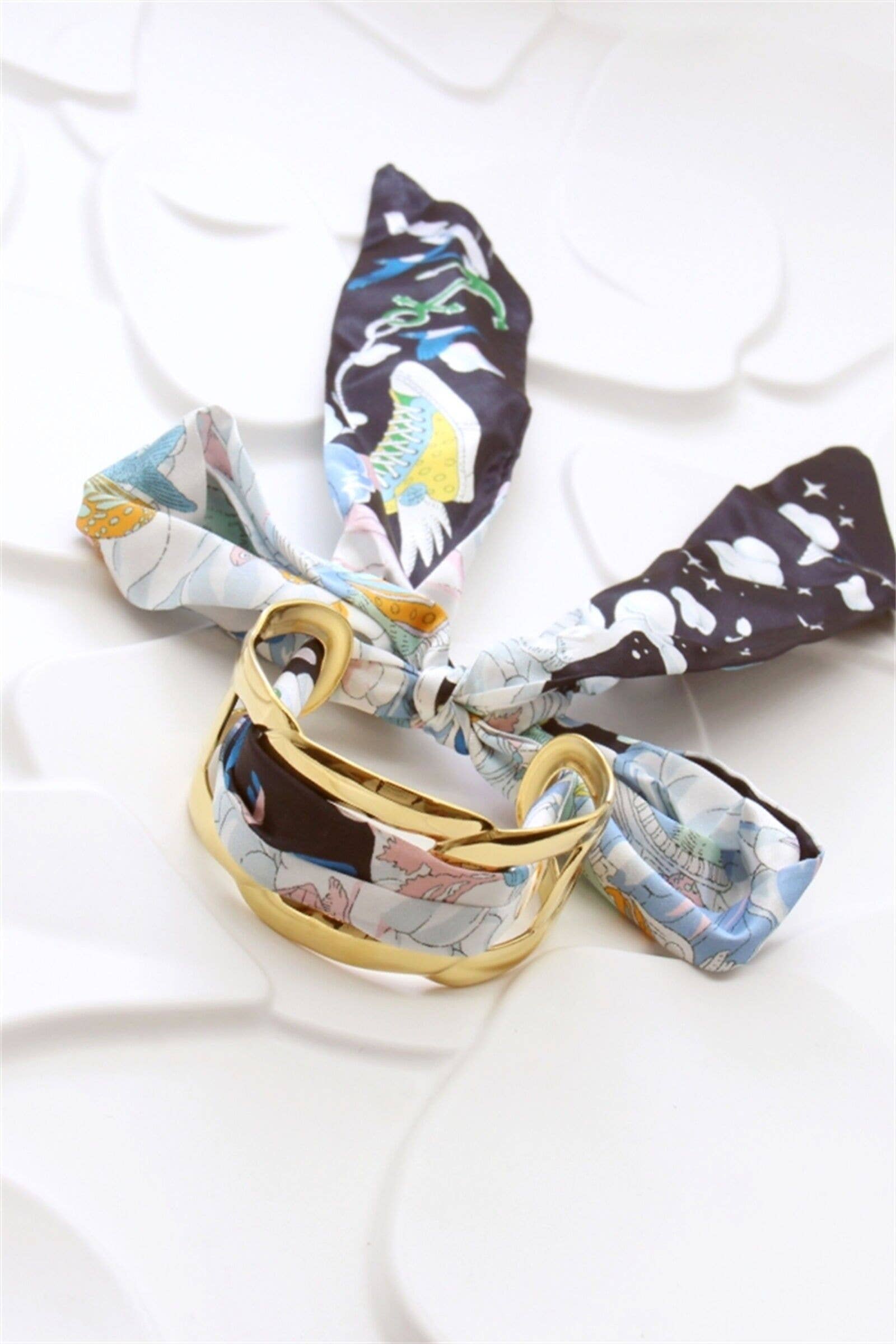 BELLISSIMA BIJOUX - Wholesale Cuff Bracelet - Gold Bangle Bracelet With Printed Fabric Ribbon0