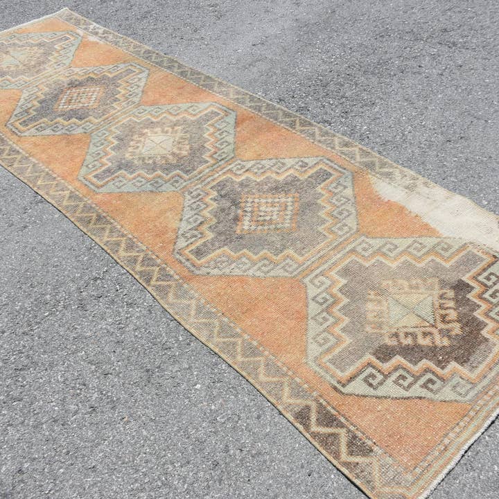 Vintage löpare 3,3 x 11,1 fot, orange turkisk ullmatta i sydväststil för wholesale av Vintage Rugs Loom