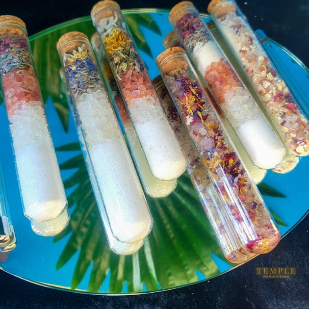 Temple Body Beauty INC - Vendita all'ingrosso Sali da bagno - Foto da bagno con luna piena2