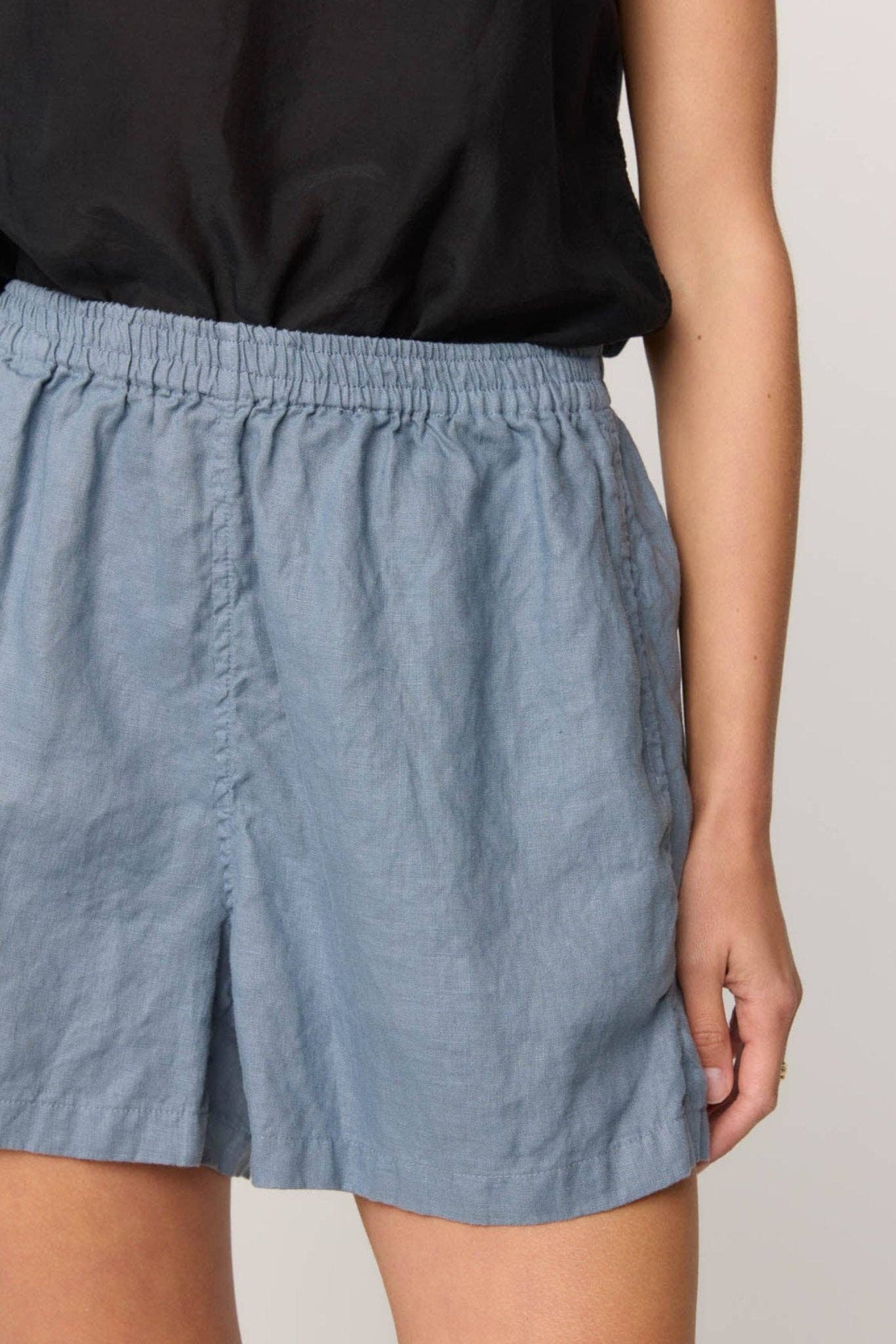 Primness - Wholesale Shorts - Women's - LAKESIDE SHORT - SILVER7