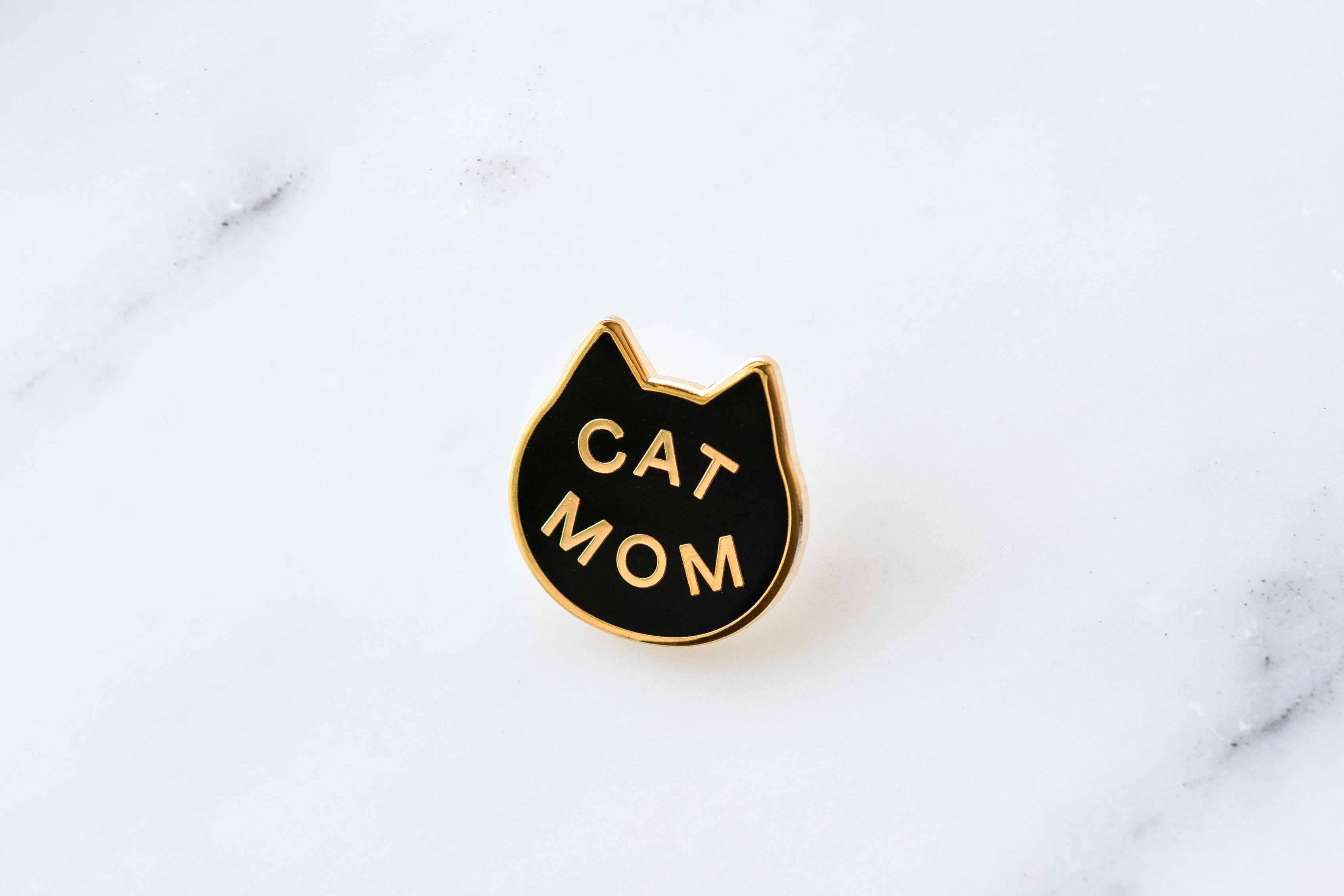 Everyday Olive - Wholesale Lapel Pin/Button - Cat Mom Pin2