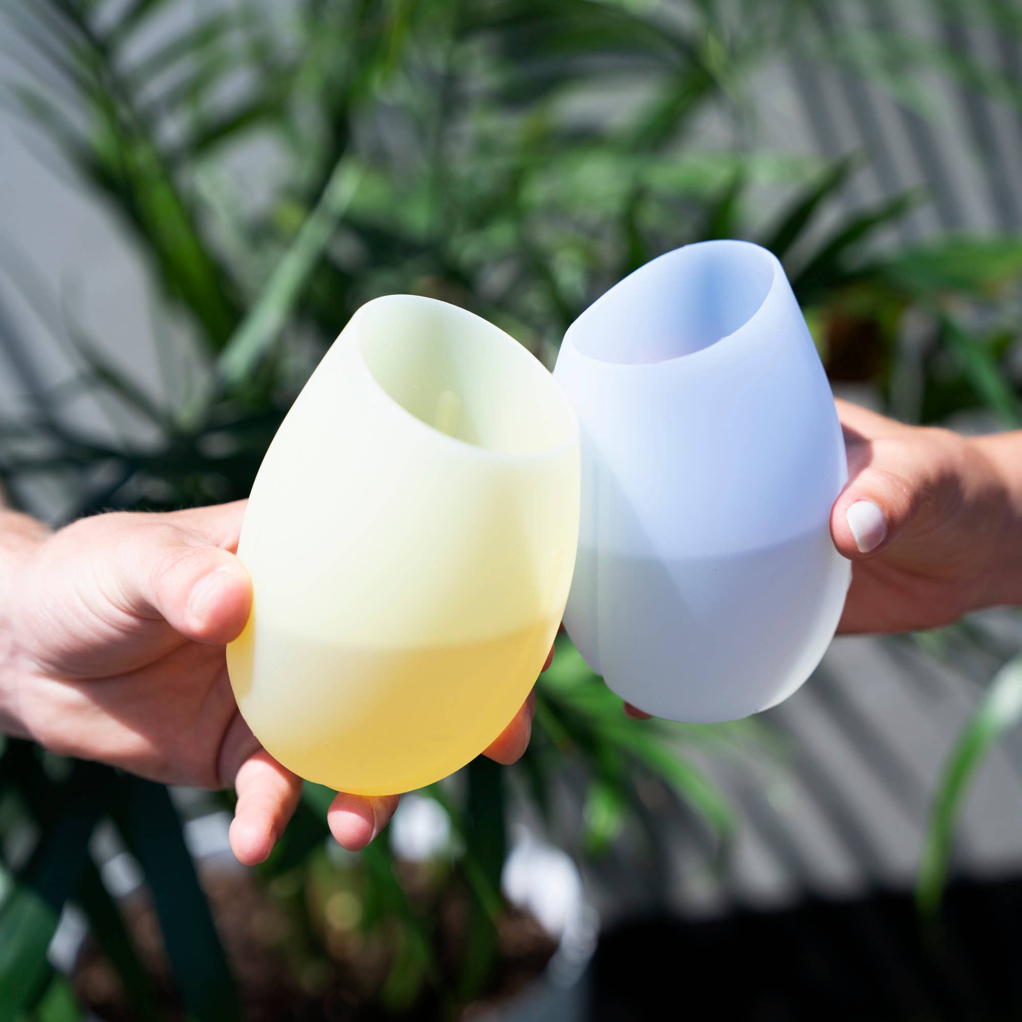 TRUE - Wholesale Wine Glass - Flexi Silicone Wine Cups with Aerating Ridges ASST COLORS4