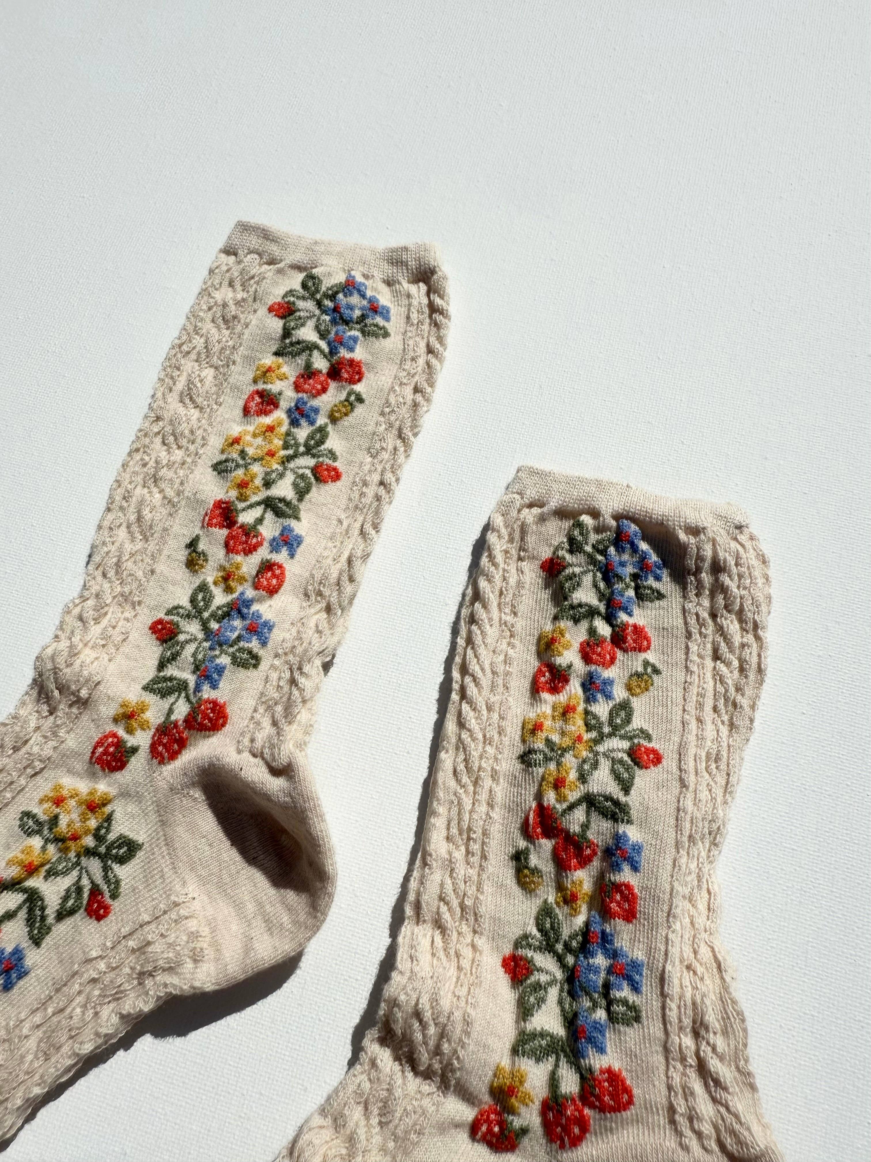 Billy Bamboo – Großhandel Socken – Damen – WILDER ERDBEEREN SOCKEN14