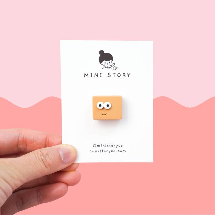 Nyckfull smiley-ansiktsbrosch | Smirk Face Pin | Nostalgipin | Söt ansiktsuttrycksbrosch | Nyhetsnålar | Roliga tillbehör för wholesale av Mini Story Co