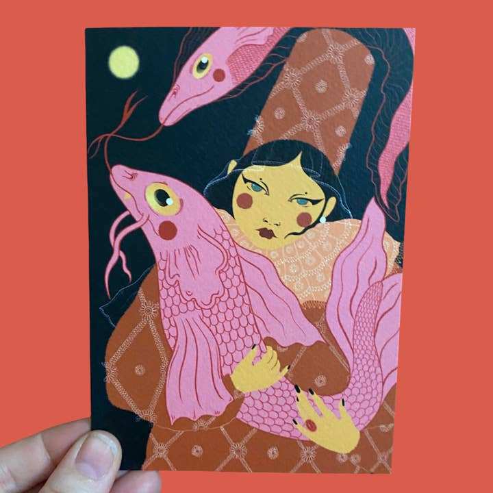 Late Shop - Carte du quotidien avec une femme élégante et un poisson pour la vente par Piece of the Peach