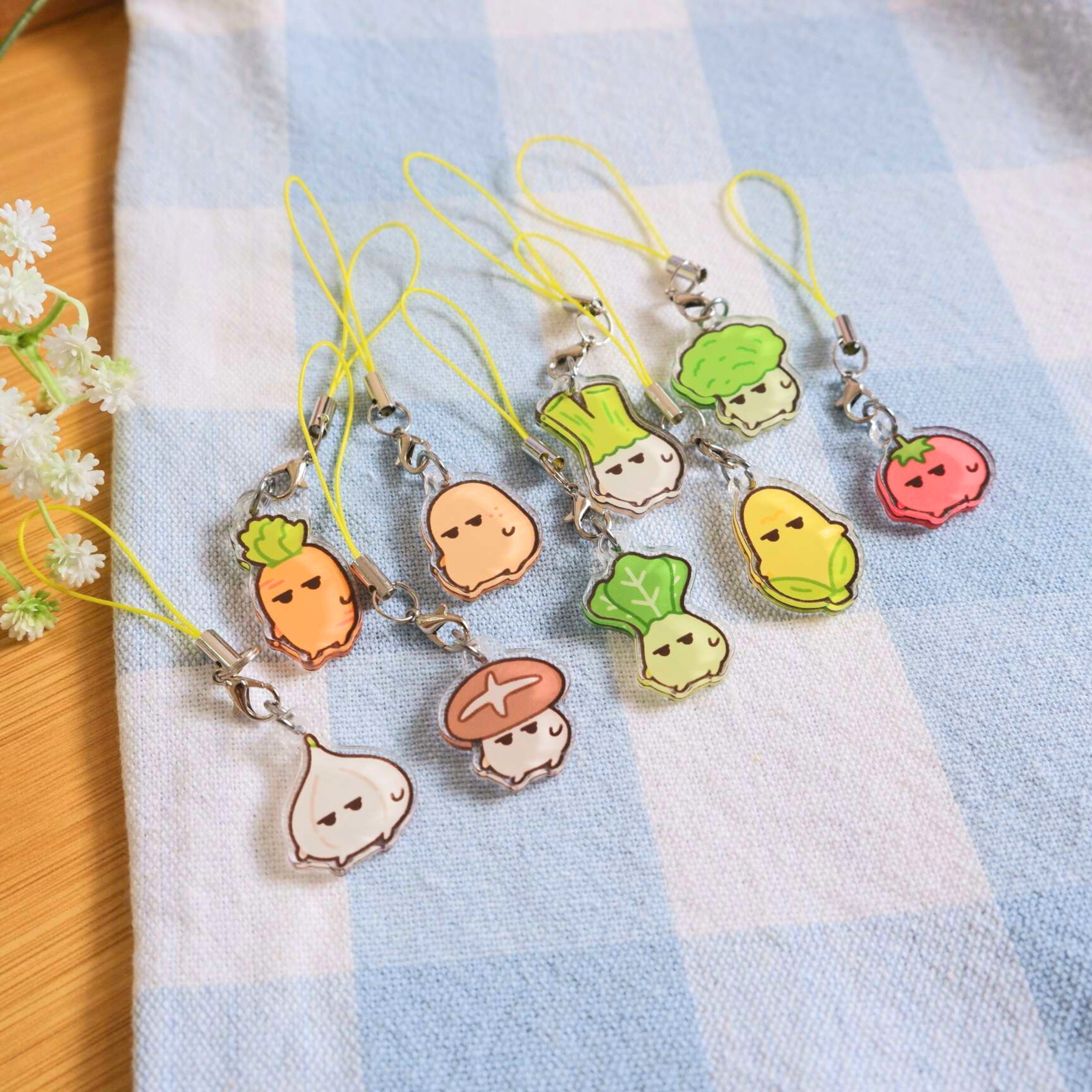 byUme Co. – wholesale Keychain – Unisex – Judgmental Veggies Keychain Blind Bag1