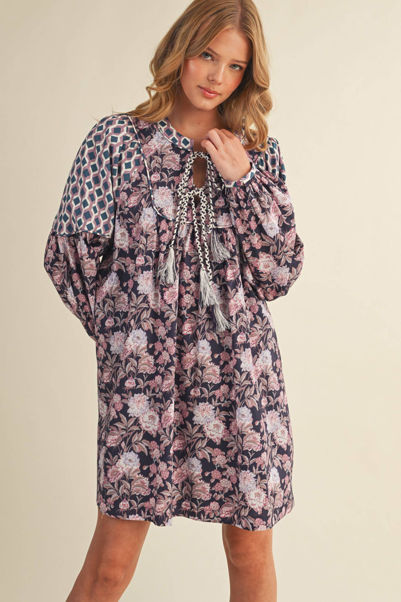 &MERCI - Wholesale Dress - Women's - FLORAL CONTRAST SLEEVE MINI DRESS MDR41692