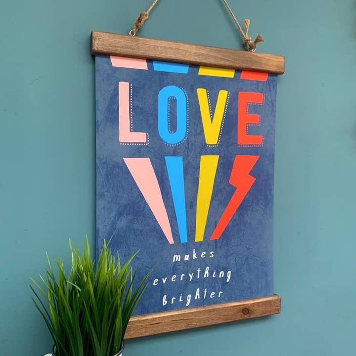 El amor hace que todo sea más brillante con estampado A4 para venta al por mayor de Hendog Designs