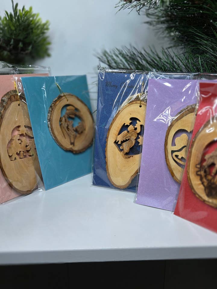 Oliventræsornament_Sæt med 6 forskellige naturlige ornamenter for engroshandel hos Holyland Artisans