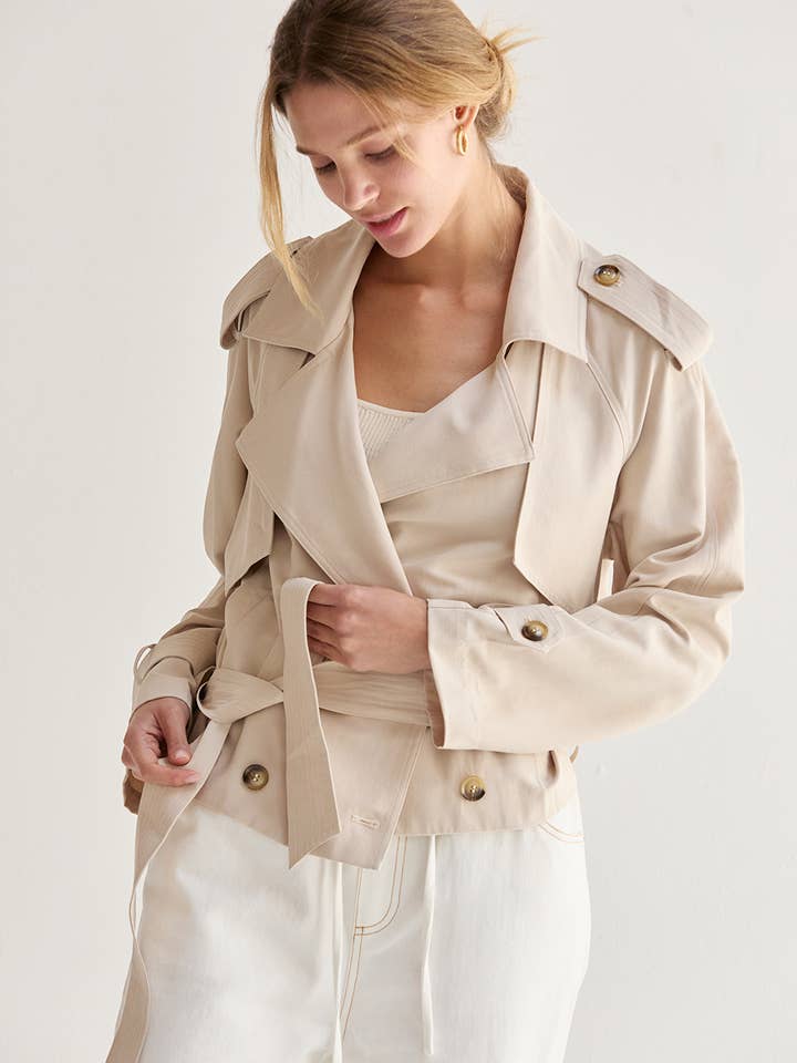 CJ8938 - Reese Trench Léger pour la vente par Crescent
