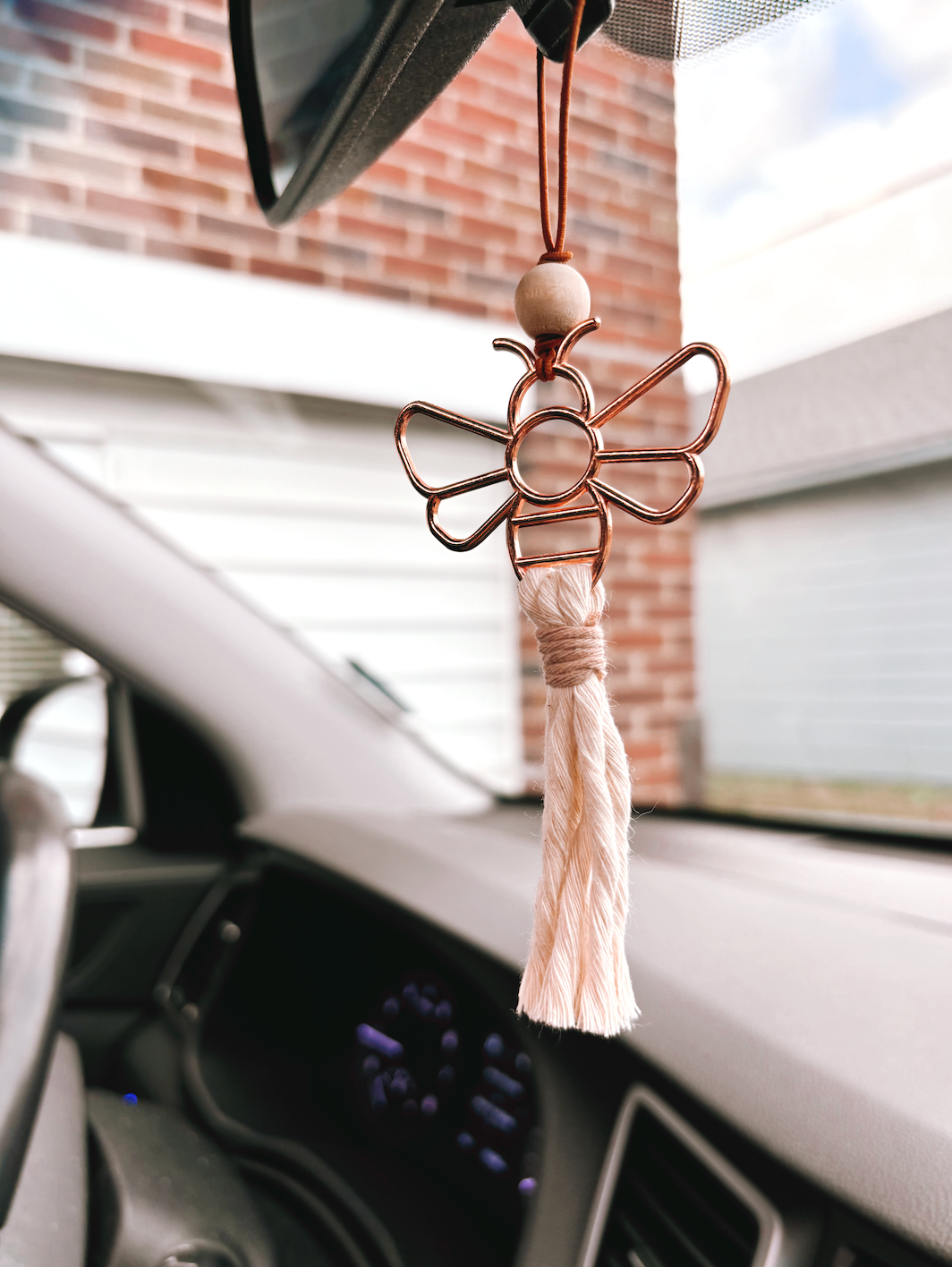 Offhand Fibers – Großhandel Auto-Lufterfrischer – Unisex – Hummel Boho Autoanhänger | Ätherisches Öl Diffusor3